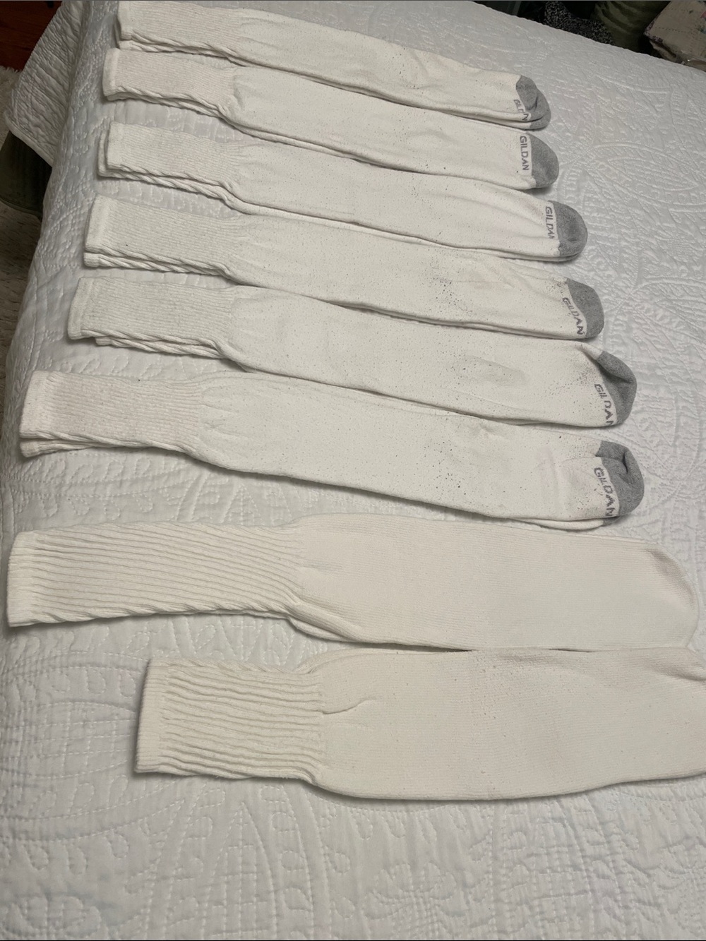 Lot of 8 Pairs of Men’s Tube Socks OVER THE CALF SOCKS Knee High Socks GILDAN